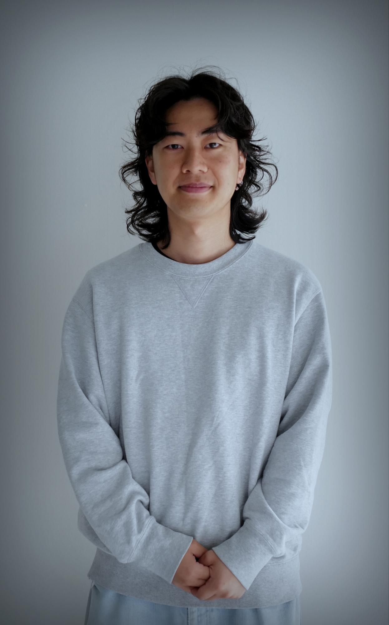 助手 上原田 梓